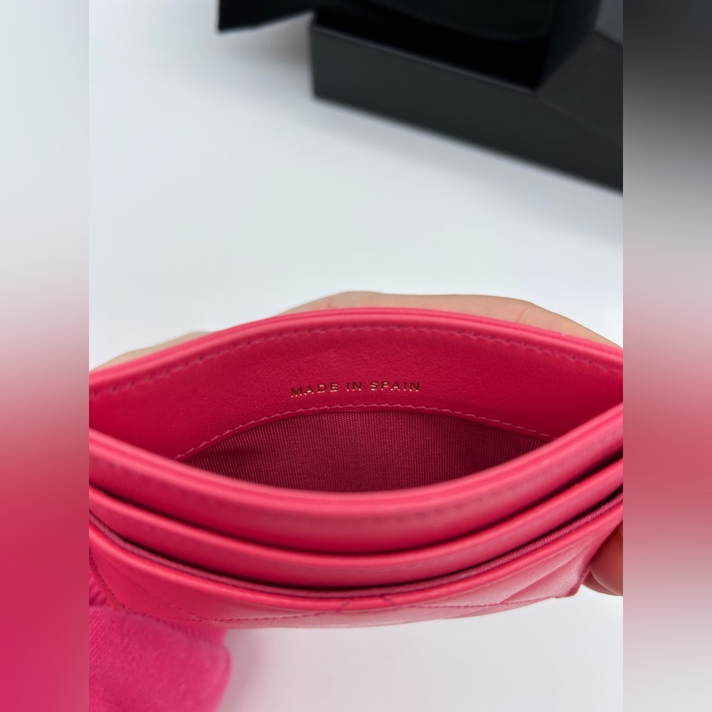 (SOLD) Chanel Lambskin Quilted Chanel 19 Card Holder Rose - Picture 12 of 16
